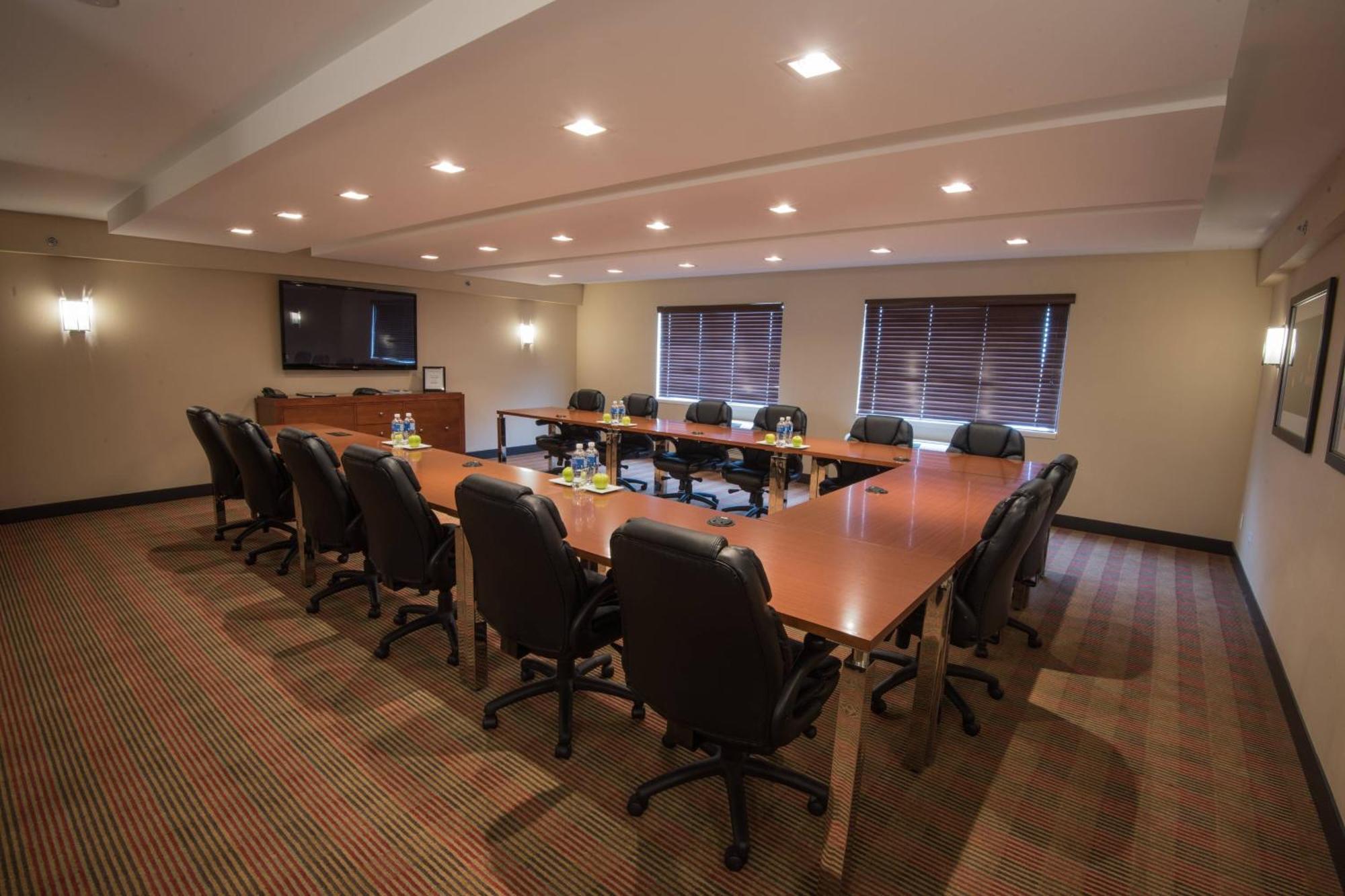 Four Points By Sheraton Winnipeg South Extérieur photo